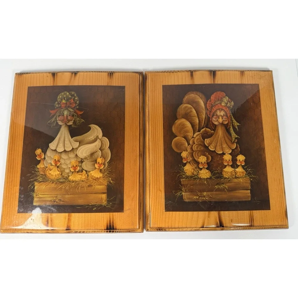 Pair VTG Folk Art Wooden Wall Plaque Hen Chicks 12
